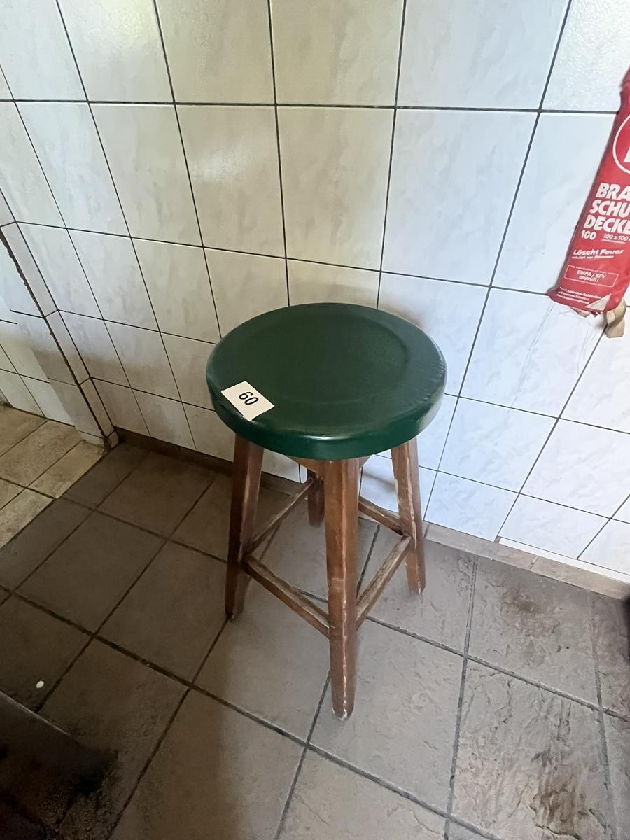 2 Stück Barhocker?d=2025-06-16 01:45:31