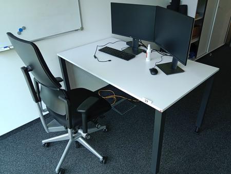 Steelcase Schreibtisch ca. 140/80 cm Steelcase Schreibtisch ca. 140/80 cm