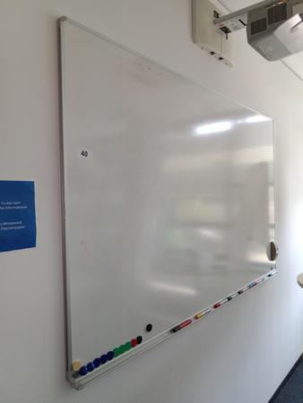 Whiteboard ca. 120/200 cm Whiteboard ca. 120/200 cm