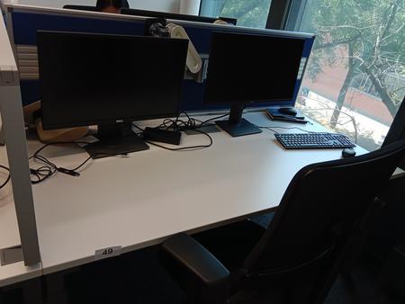 Steelcase Schreibtisch ca.160/80 cm mit Rückwand Steelcase Schreibtisch ca.160/80 cm mit Rückwand