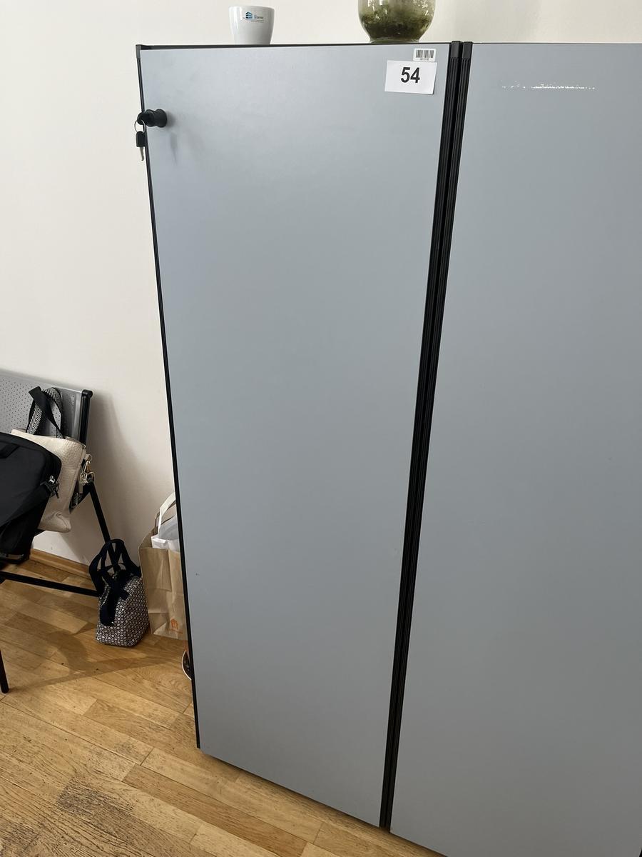 Aktenschrank mit Flügeltüre