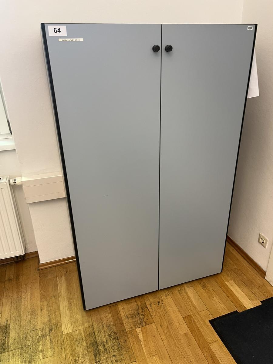 Aktenschrank mit Doppeltüre