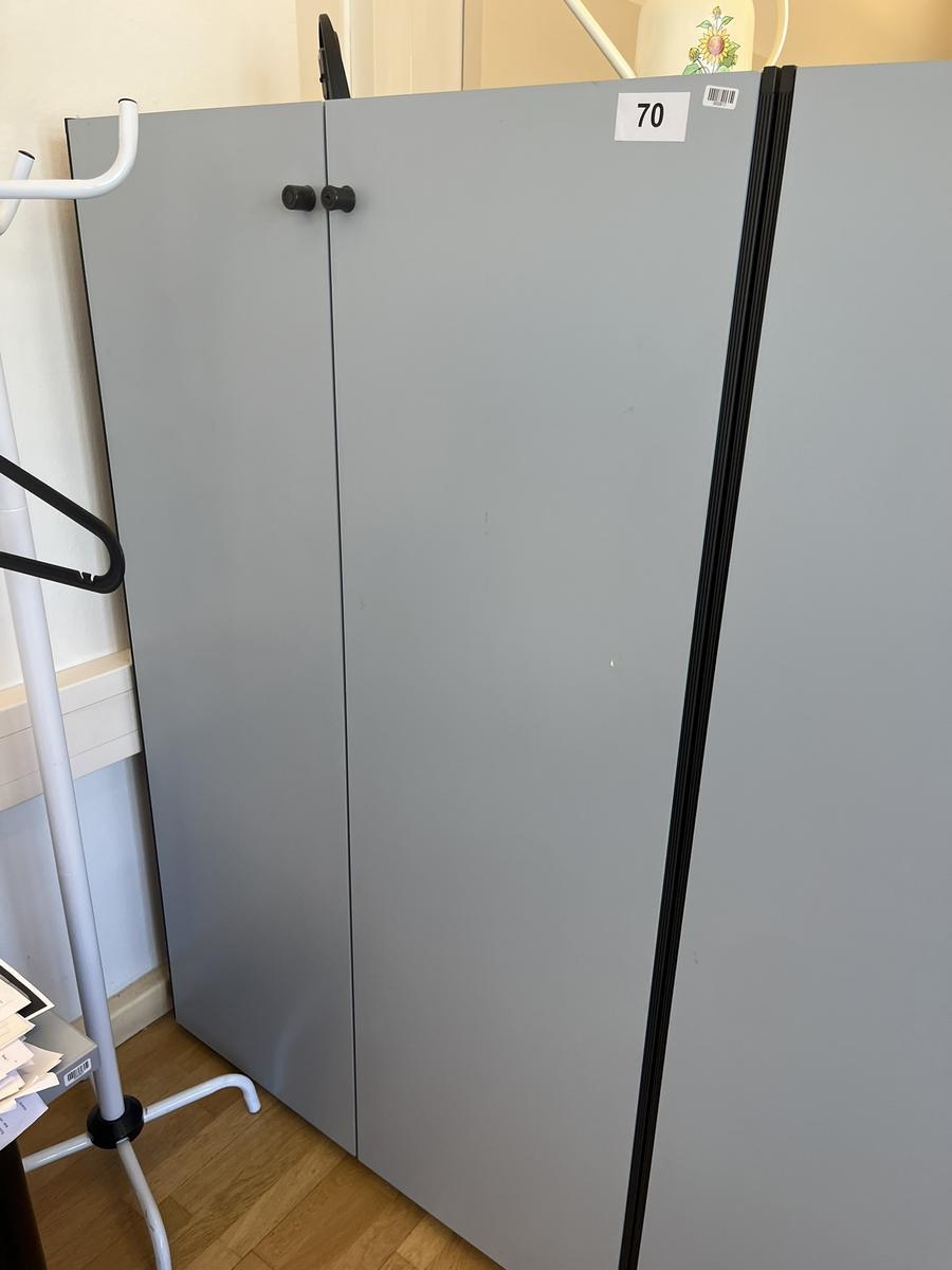 Aktenschrank mit Doppeltüre