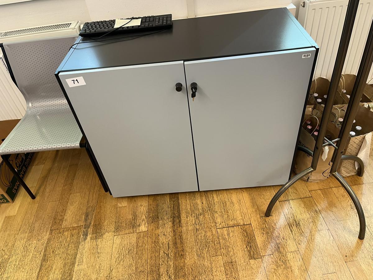 Aktenschrank mit Doppeltüre