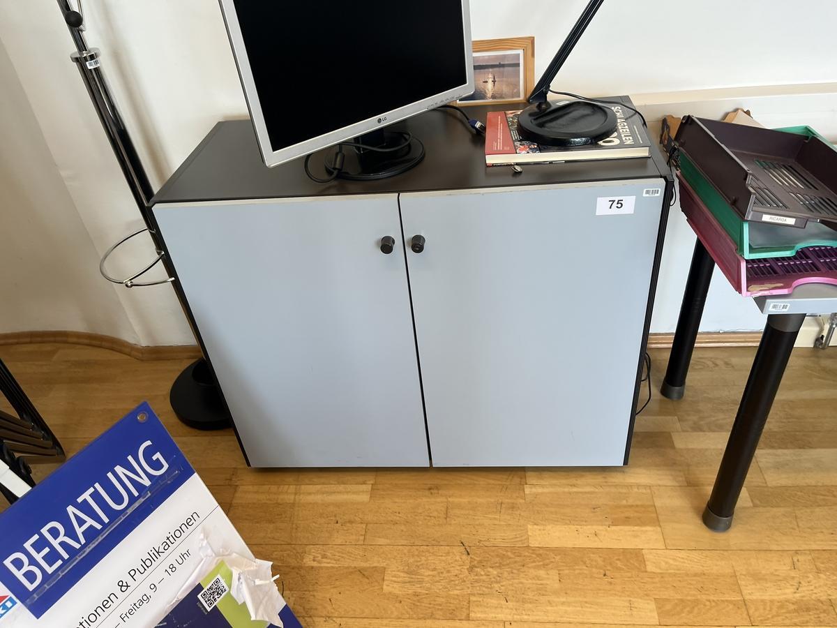 Aktenschrank mit Doppeltüre
