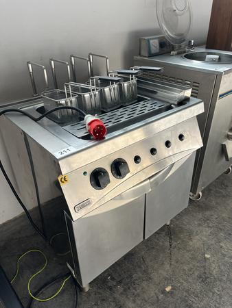 Zanussi Nudelkocher, 380V, ca. 80x75x110cm Zanussi Nudelkocher, 380V, ca. 80x75x110cm