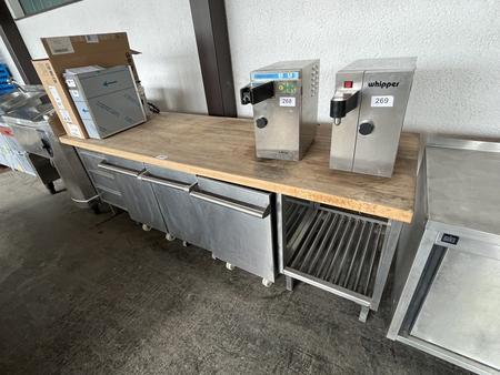KOLB Bäcker Arbeitstisch, ca. 250x80x90cm, 3 Einschubwägen, 3 Laden, Edelstahlkonstruktion mit Vollholzplatte KOLB Bäcker Arbeitstisch, ca. 250x80x90cm, 3 Einschubwägen, 3 Laden, Edelstahlkonstruktion mit Vollholzplatte