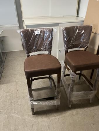 2 Stk. Barhocker mit Lederbezug 2 Stk. Barhocker mit Lederbezug