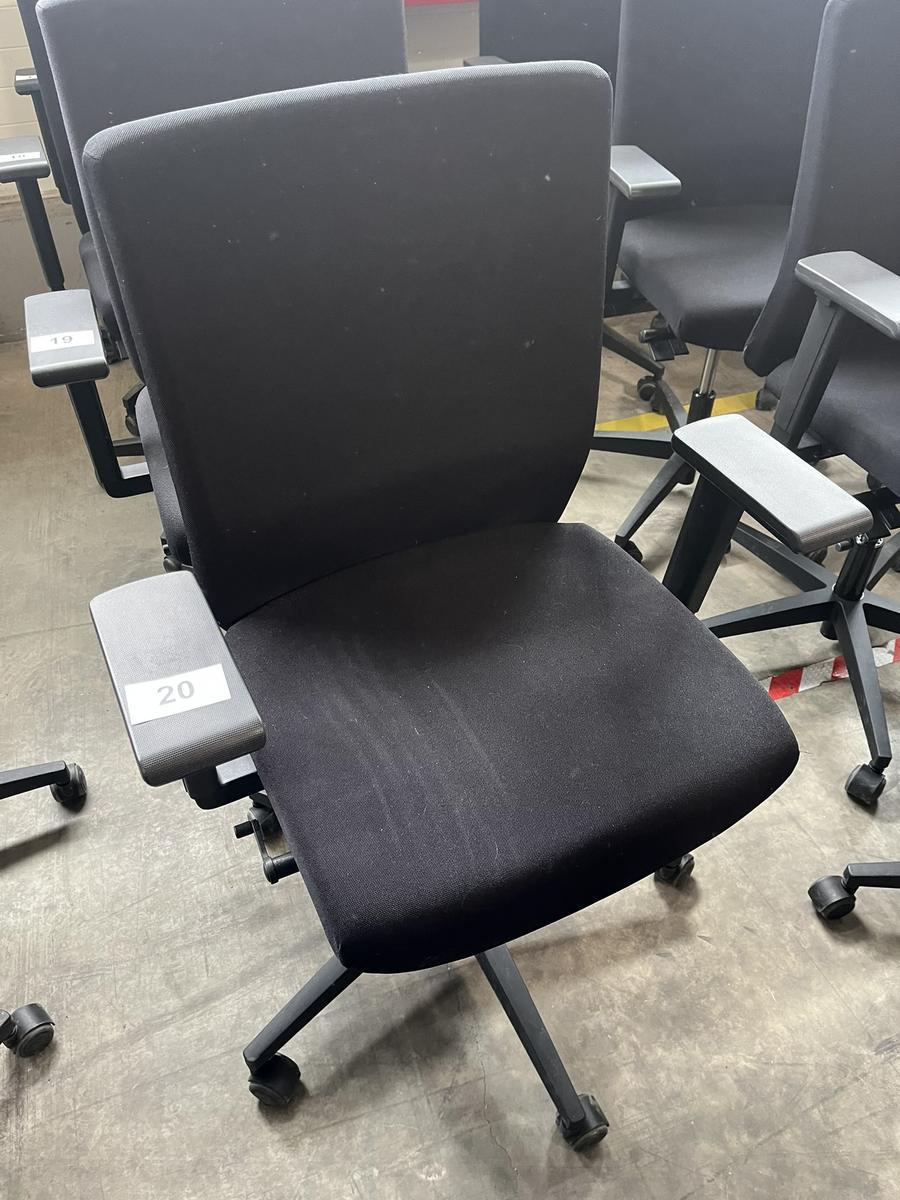 VIASIT - Neudörfler ergonomischer Bürodrehstuhl, schwarz, mit Armlehnen, Neigung, höhenverstellbar?d=2025-06-22 18:49:42