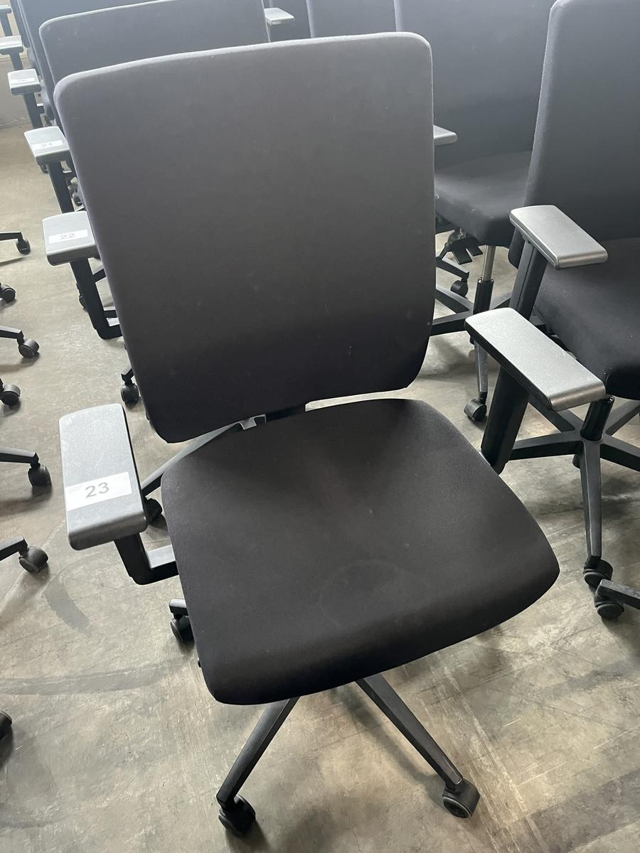 VIASIT - Neudörfler ergonomischer Bürodrehstuhl, schwarz, mit Armlehnen, Neigung, höhenverstellbar?d=2025-06-22 19:01:55