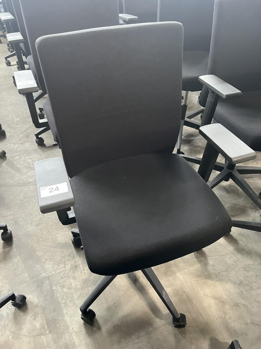 VIASIT - Neudörfler ergonomischer Bürodrehstuhl, schwarz, mit Armlehnen, Neigung, höhenverstellbar?d=2025-06-22 19:01:56