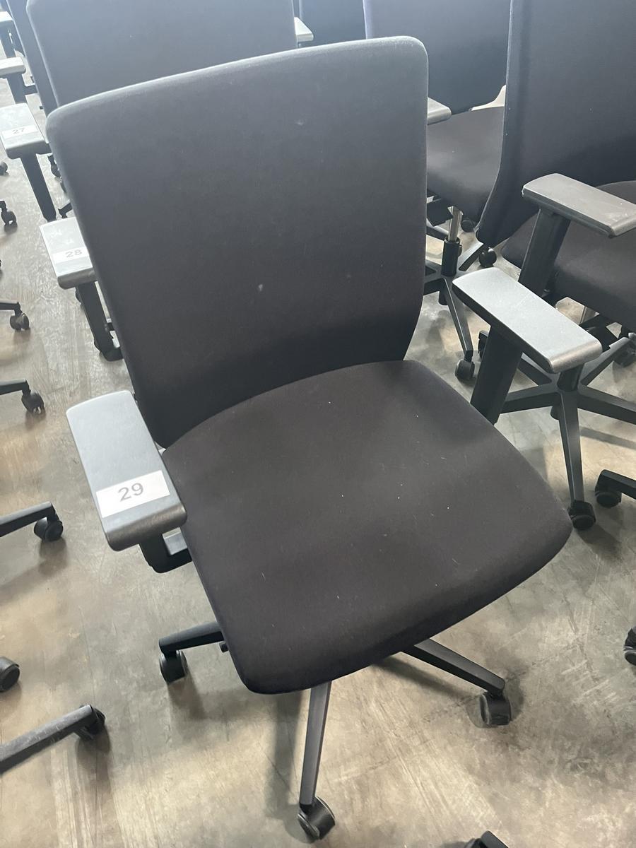 VIASIT - Neudörfler ergonomischer Bürodrehstuhl, schwarz, mit Armlehnen, Neigung, höhenverstellbar?d=2025-06-22 18:59:35