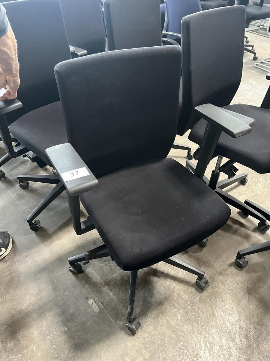 VIASIT - Neudörfler ergonomischer Bürodrehstuhl, schwarz, mit Armlehnen, Neigung, höhenverstellbar?d=2025-06-22 18:46:33