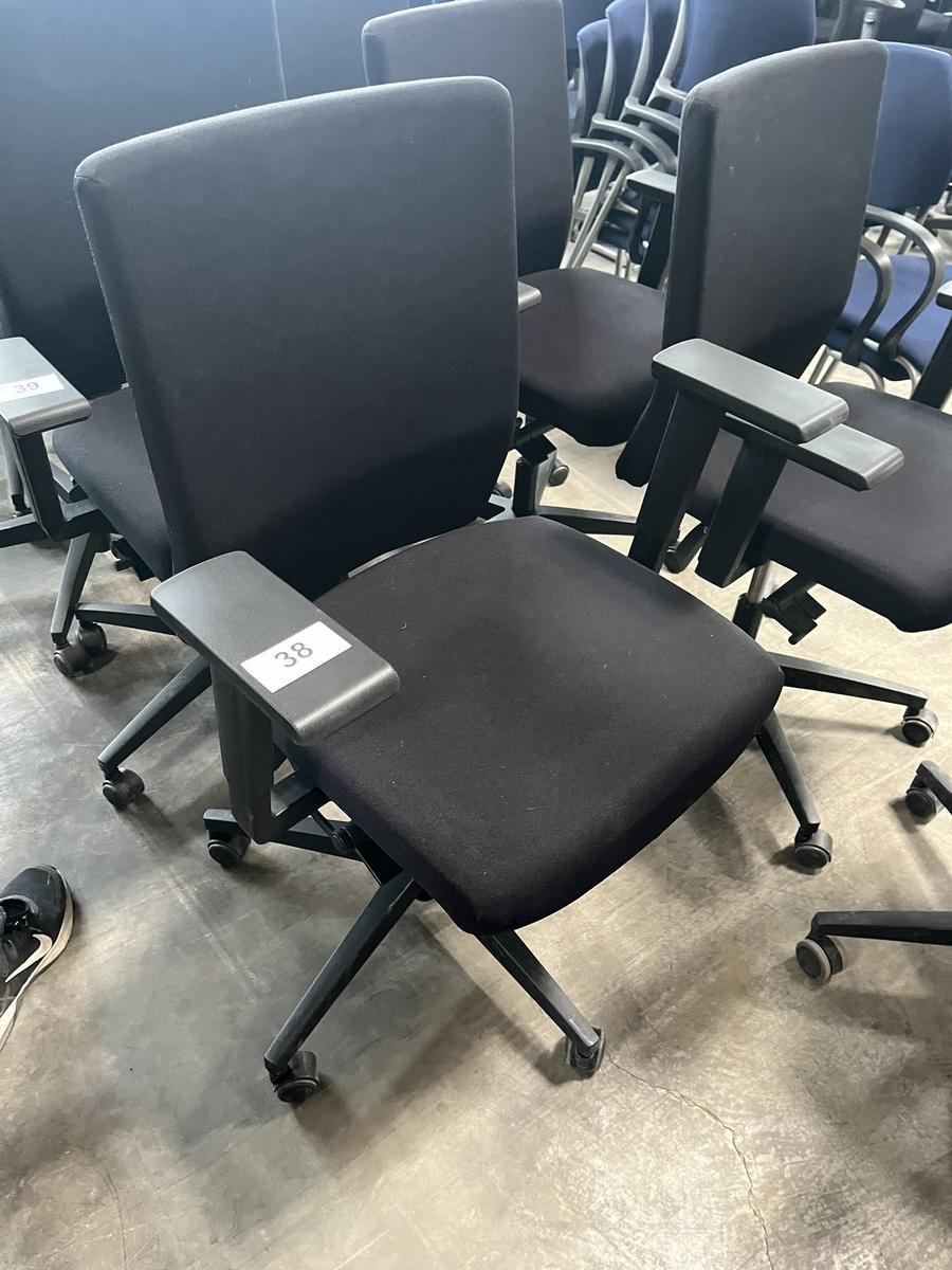 VIASIT - Neudörfler ergonomischer Bürodrehstuhl, schwarz, mit Armlehnen, Neigung, höhenverstellbar?d=2025-06-22 18:51:57
