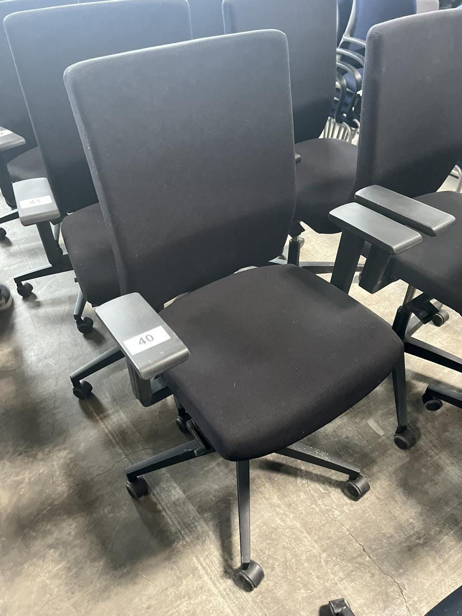 VIASIT - Neudörfler ergonomischer Bürodrehstuhl, schwarz, mit Armlehnen, Neigung, höhenverstellbar?d=2025-06-22 23:35:58