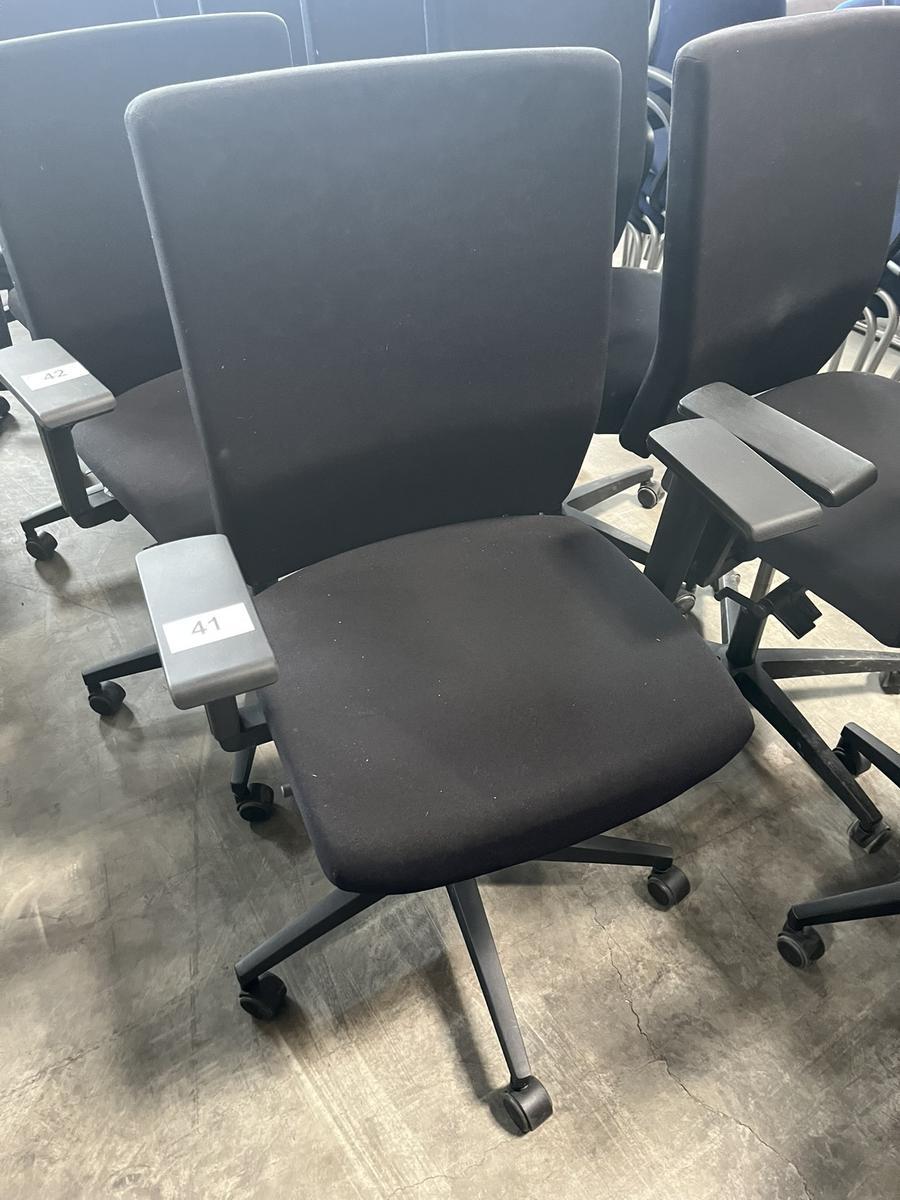 VIASIT - Neudörfler ergonomischer Bürodrehstuhl, schwarz, mit Armlehnen, Neigung, höhenverstellbar?d=2025-06-22 18:47:41