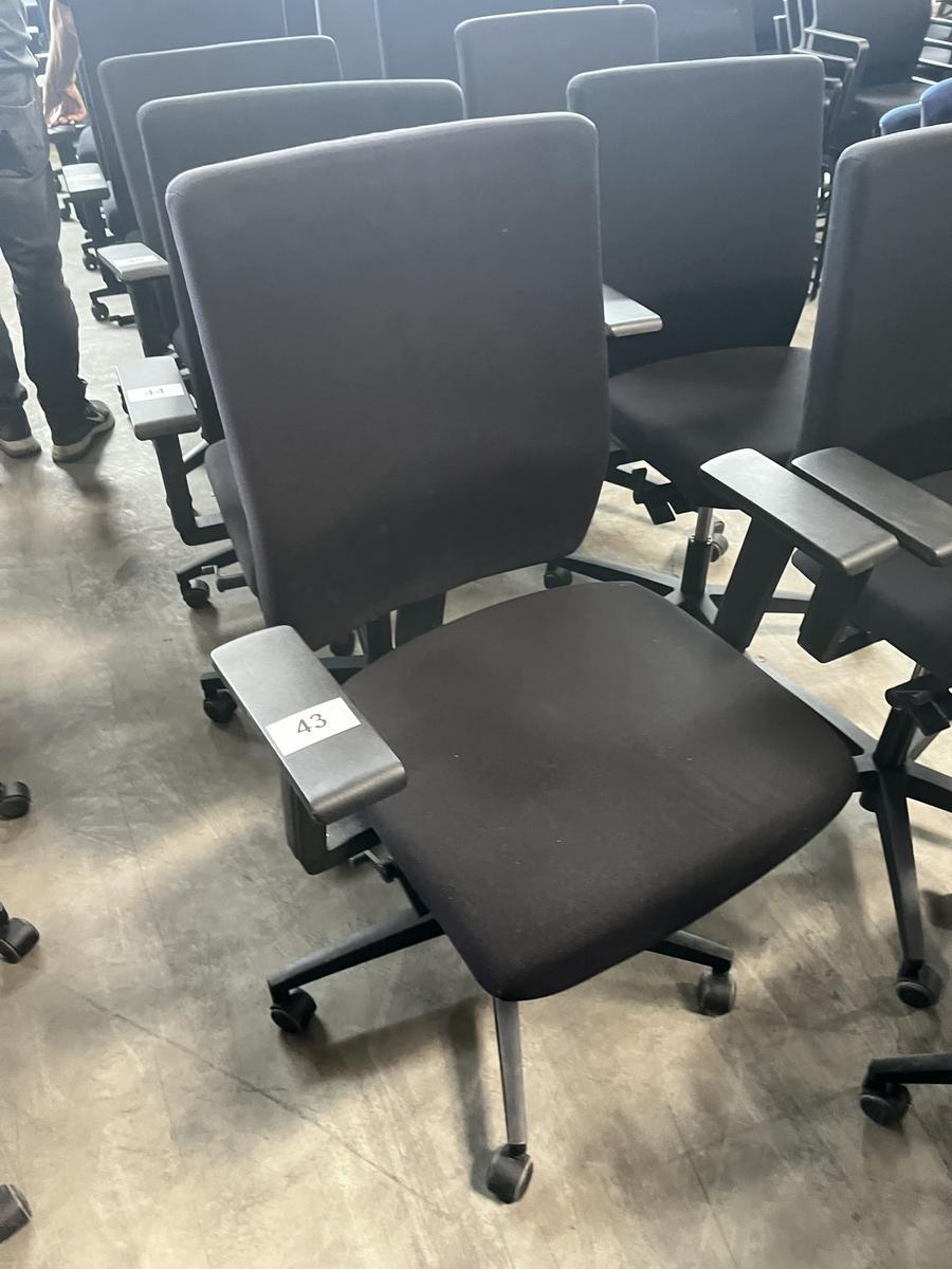 VIASIT - Neudörfler ergonomischer Bürodrehstuhl, schwarz, mit Armlehnen, Neigung, höhenverstellbar?d=2025-06-22 18:48:46