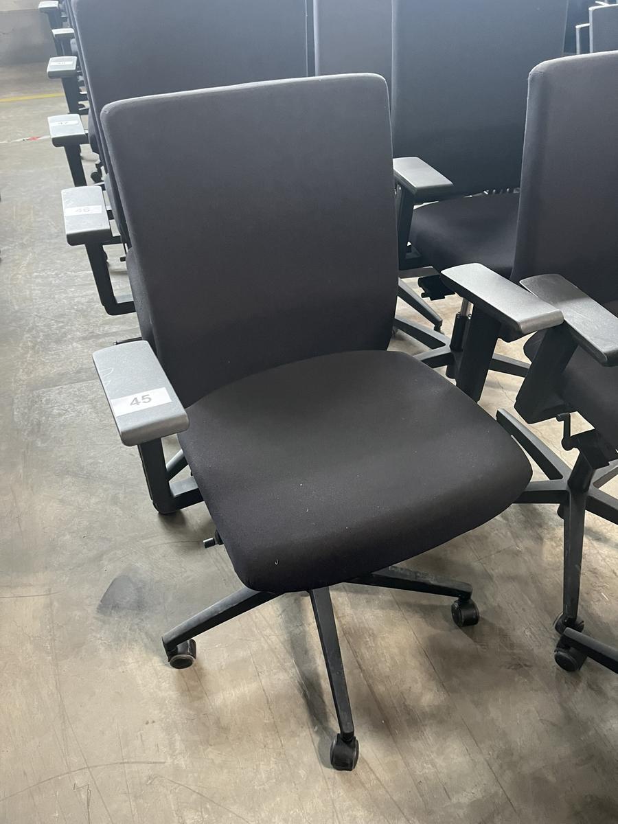 VIASIT - Neudörfler ergonomischer Bürodrehstuhl, schwarz, mit Armlehnen, Neigung, höhenverstellbar?d=2025-06-22 18:43:14