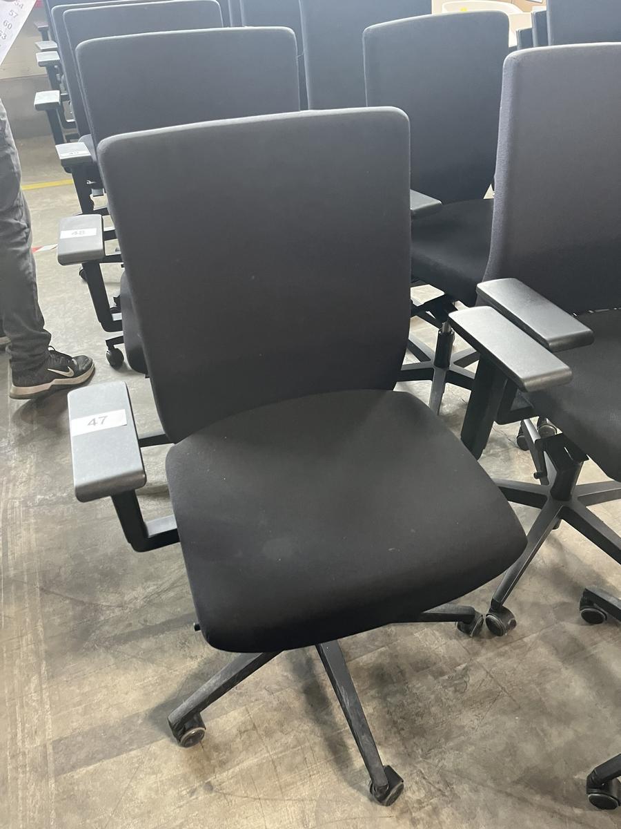 VIASIT - Neudörfler ergonomischer Bürodrehstuhl, schwarz, mit Armlehnen, Neigung, höhenverstellbar?d=2025-06-22 18:42:01