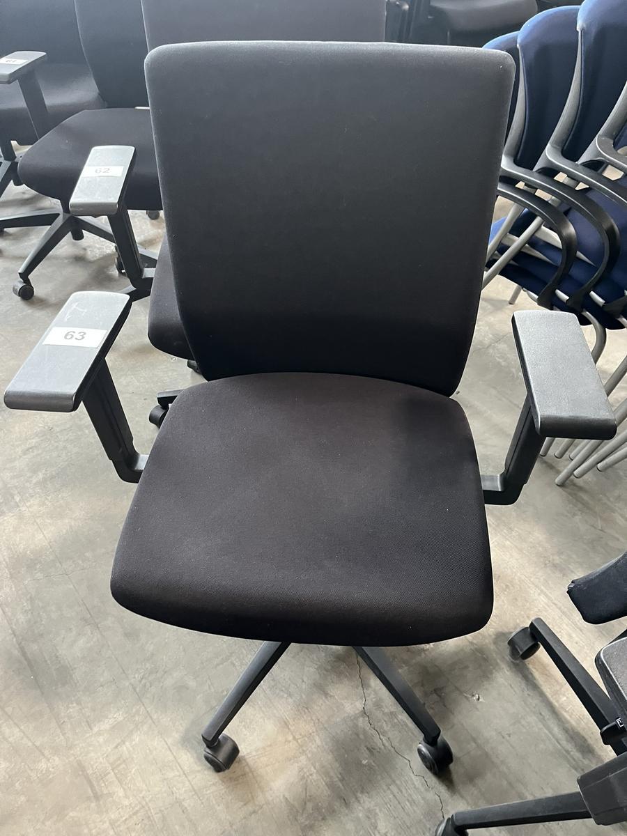 VIASIT - Neudörfler ergonomischer Bürodrehstuhl, schwarz, mit Armlehnen, Neigung, höhenverstellbar