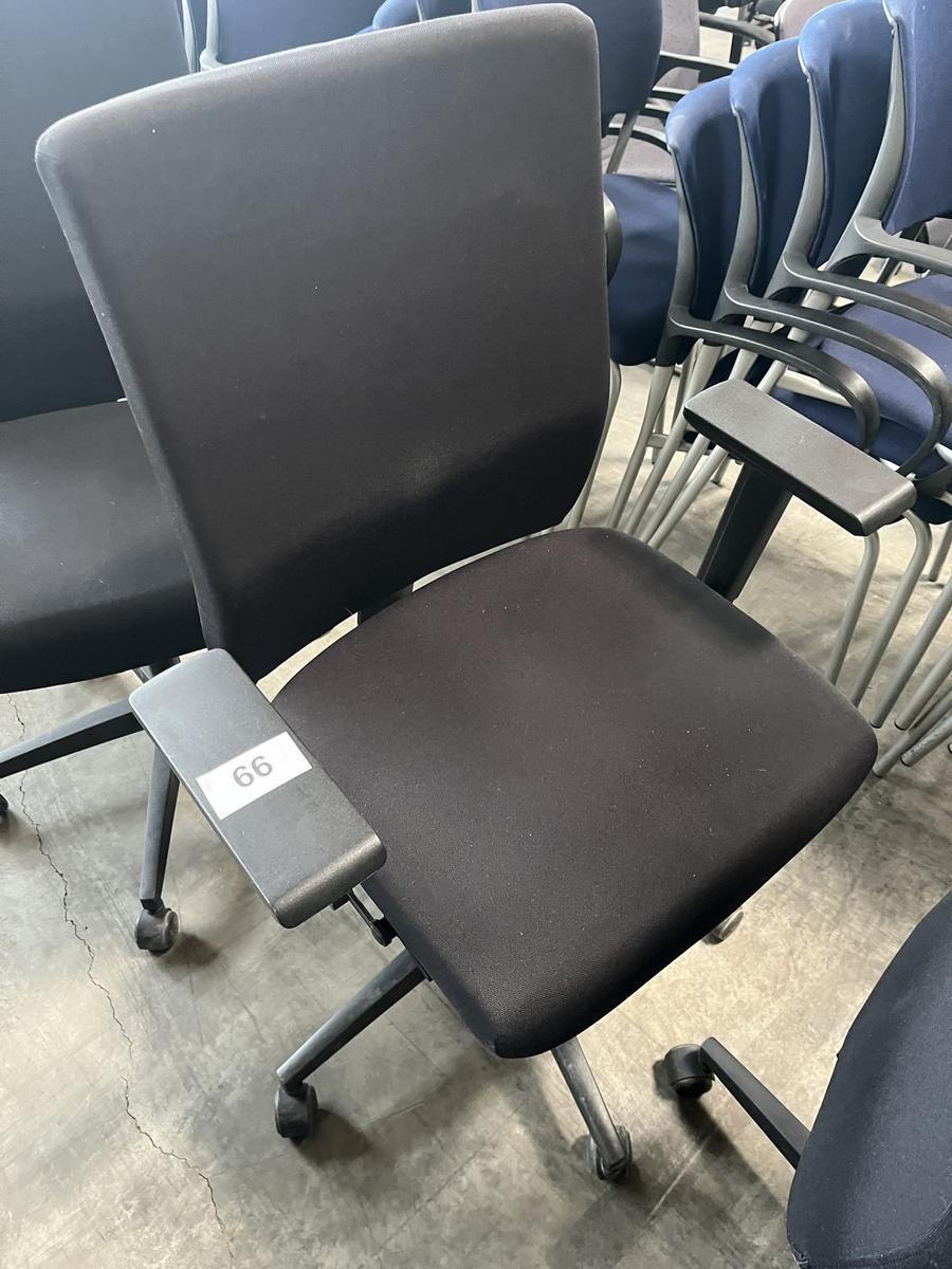 VIASIT - Neudörfler ergonomischer Bürodrehstuhl, schwarz, mit Armlehnen, Neigung, höhenverstellbar