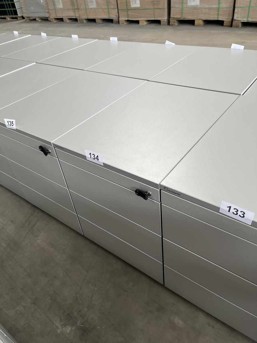 Neudörfler Rollcontainer?d=2025-06-22 19:08:44
