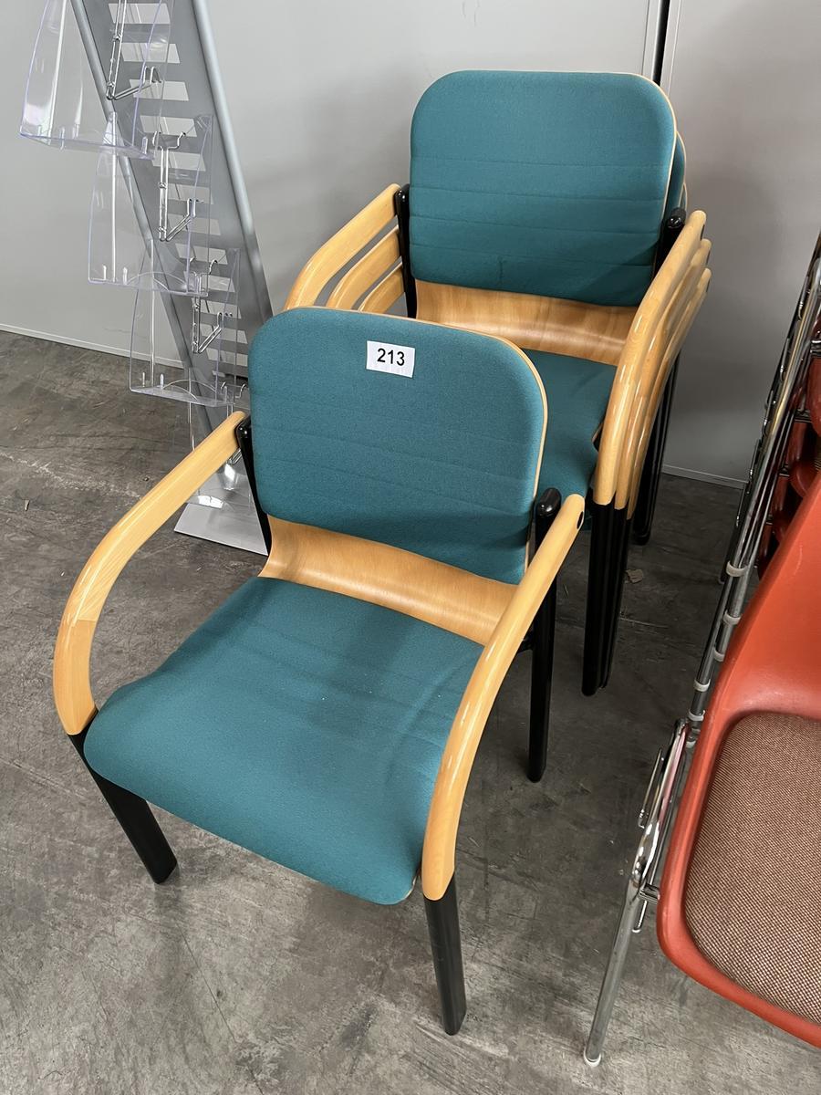 4 Stk. Braun Stapelstühle?d=2025-06-22 22:41:21