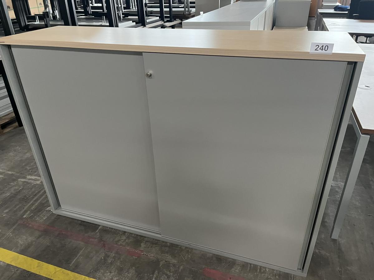 Hali Aktenschrank, ca. 160x45x115cm?d=2025-06-22 18:51:58
