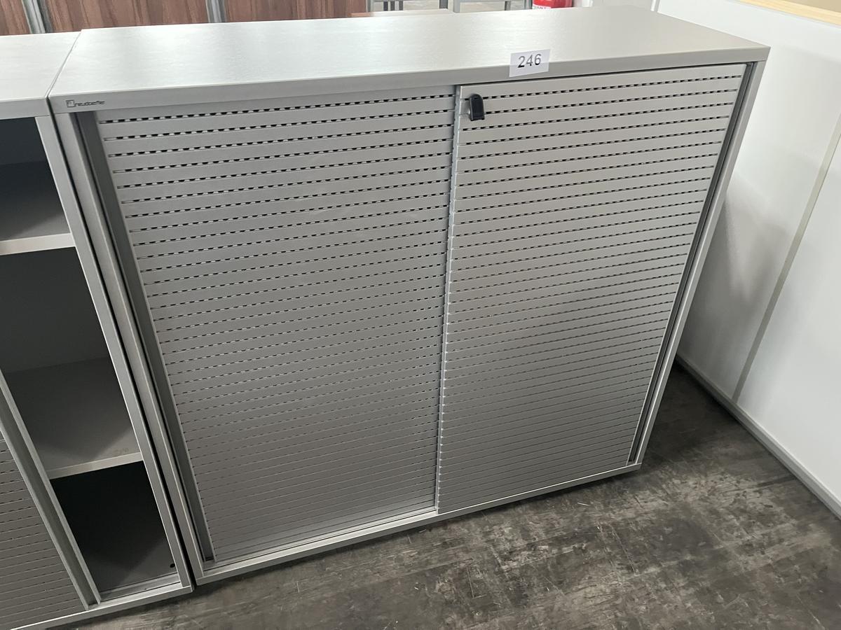 Neudörfler Aktenschrank mit Schiebetüre?d=2025-06-22 18:56:21
