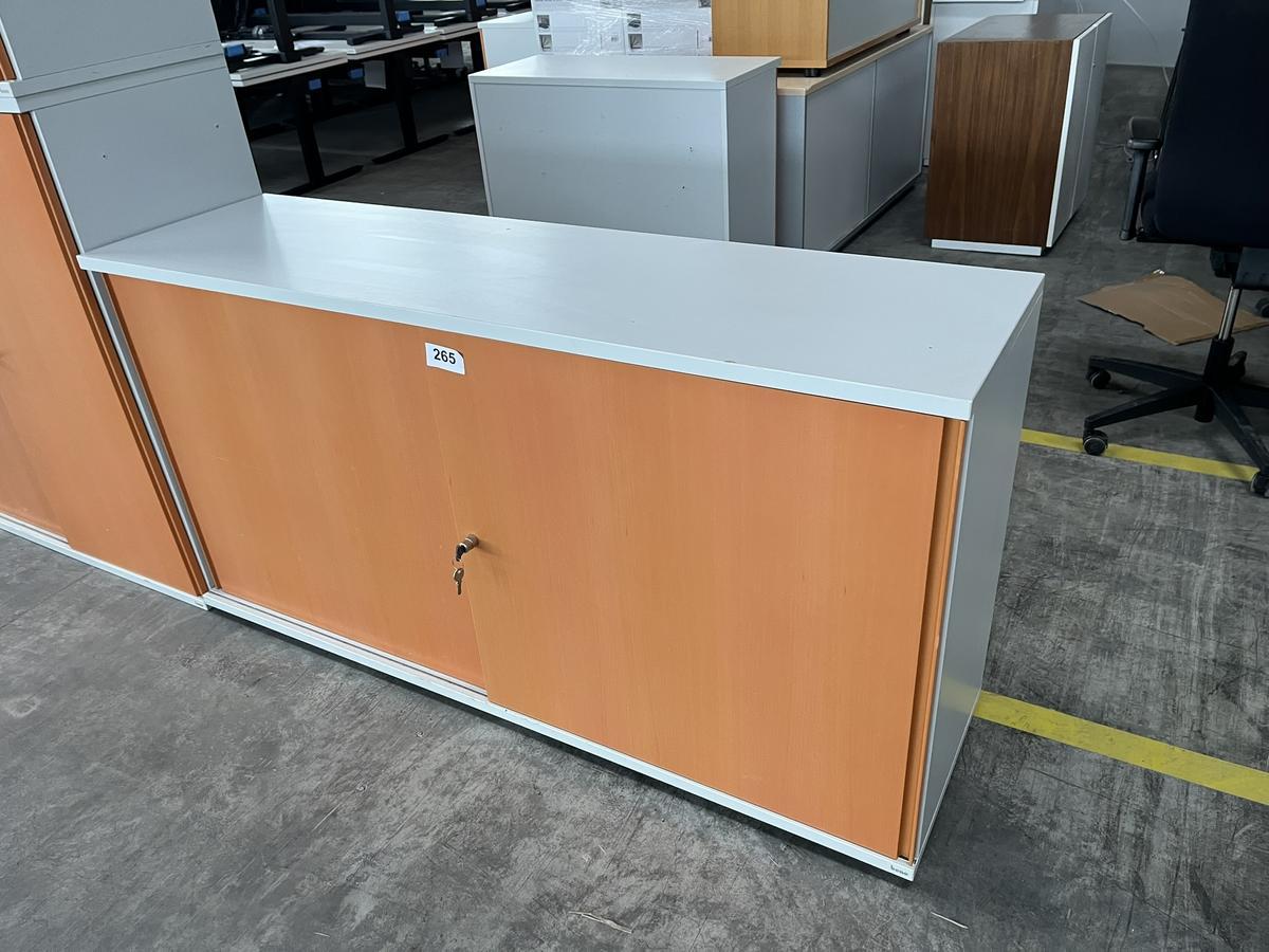 Aktenschrank?d=2025-06-22 19:00:40