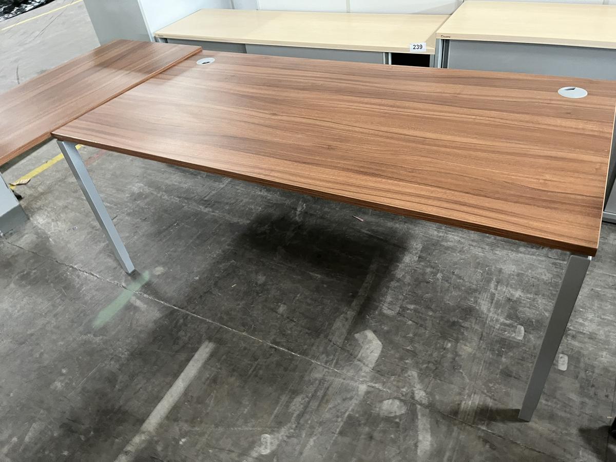 Neudörfler Schreibtisch?d=2025-06-22 19:05:25
