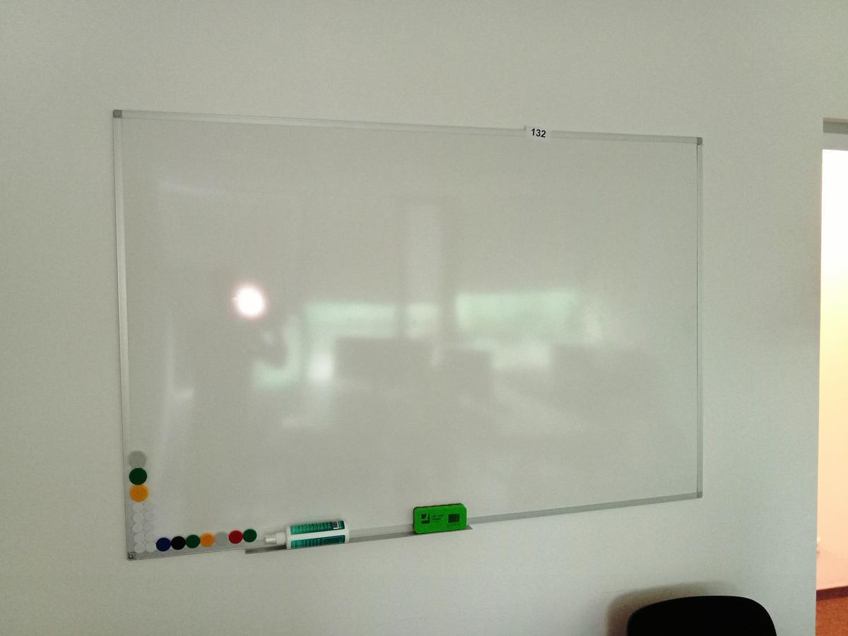 Whiteboard ca. 150/100 cm?d=2025-07-01 13:46:32