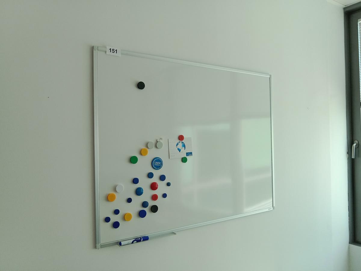 Whiteboard ca. 120/90 cm?d=2025-07-01 13:43:37