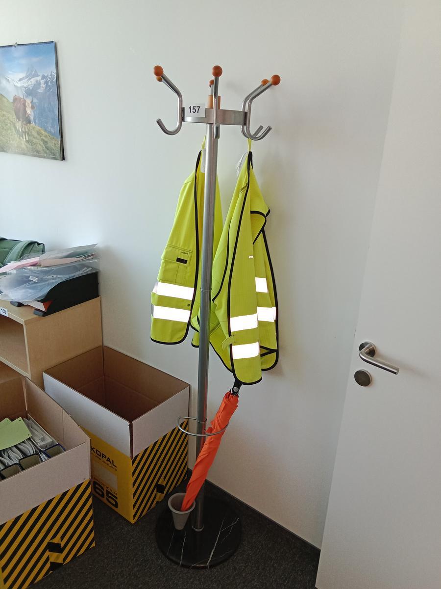 Designer Garderobenständer?d=2025-07-01 14:21:20