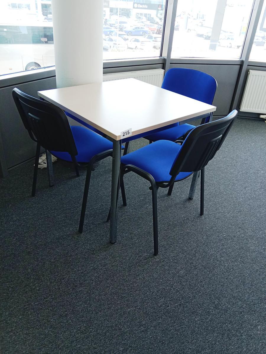 Besprechungstisch ca.80/80 cm mit 3 Besucherstühlen?d=2025-07-01 20:42:54