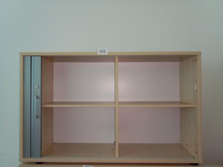 Aktenschrank mit Rollotüre 120/45/74 cm 3 Ordnerhöhen Aktenschrank mit Rollotüre 120/45/74 cm 3 Ordnerhöhen