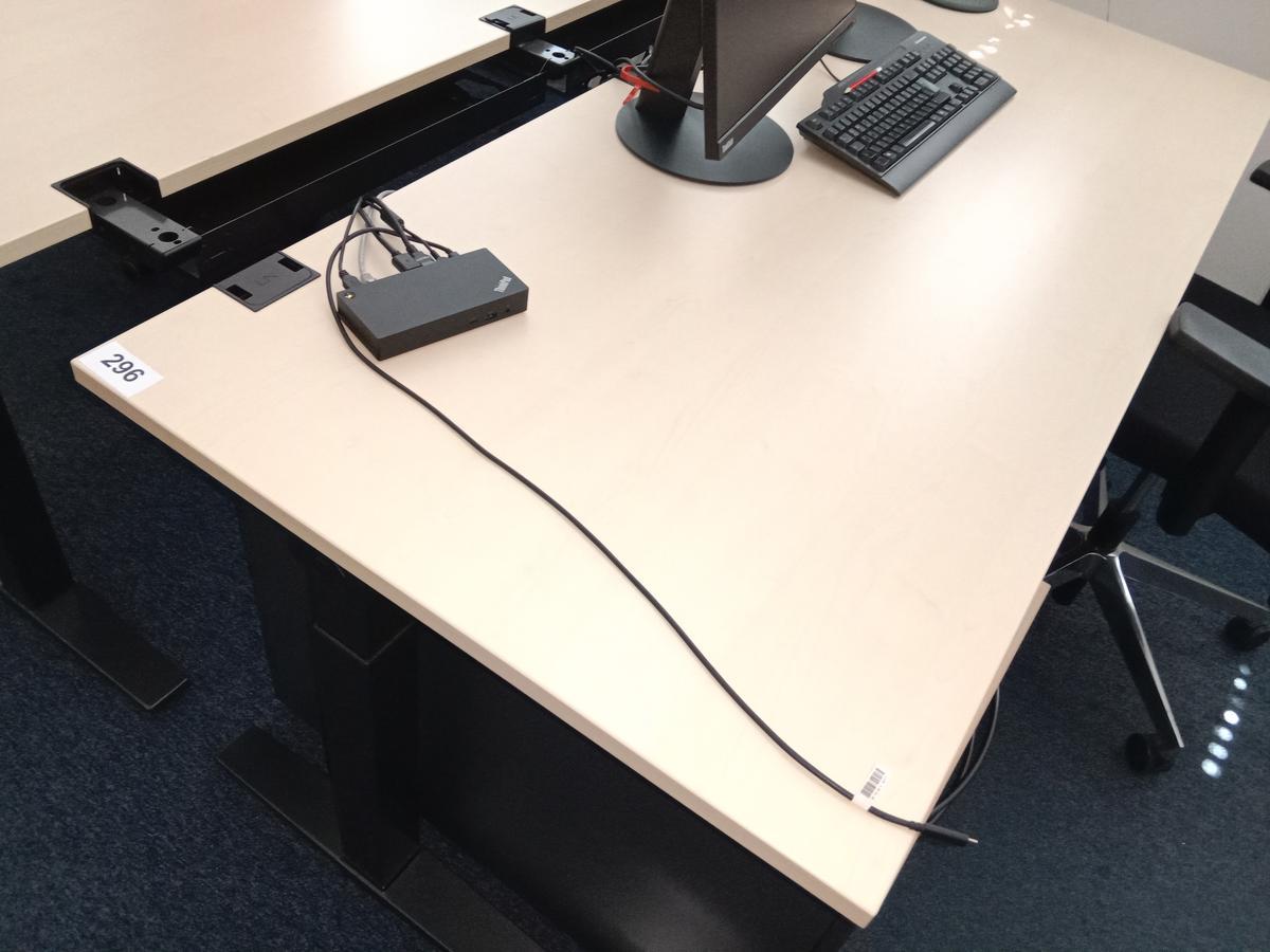 Schreibtisch ca. 180/80 cm?d=2025-06-29 11:57:43