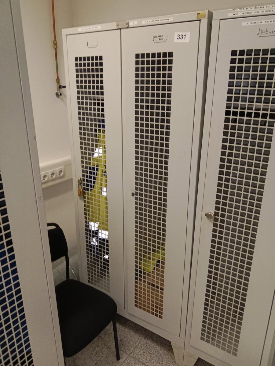 BÄR Umkleideschrank ca. 185/80/50 cm?d=2025-06-29 16:32:39