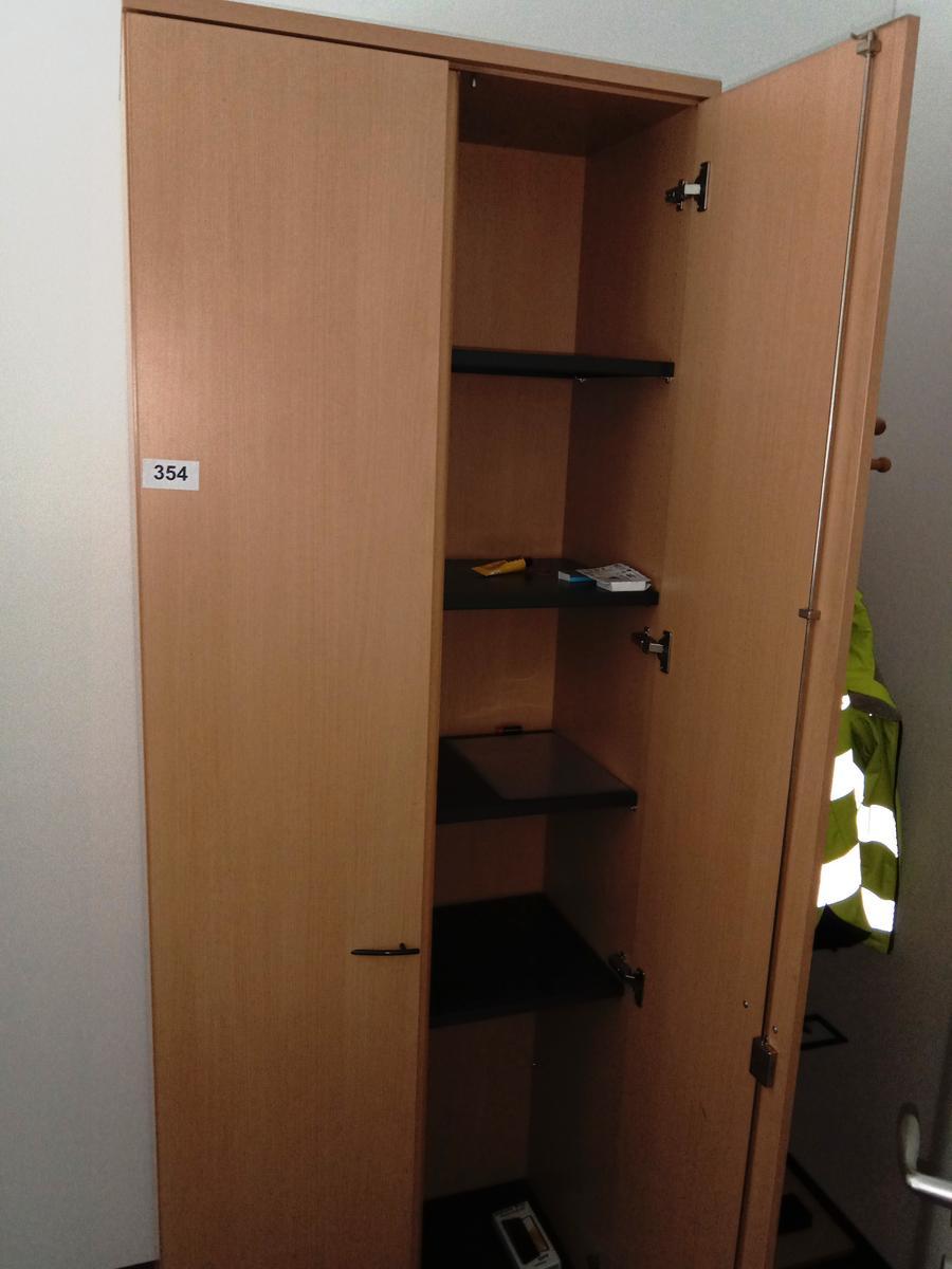 Doppeltür Schrank ca. 218/40/80 cm?d=2025-06-29 16:21:59