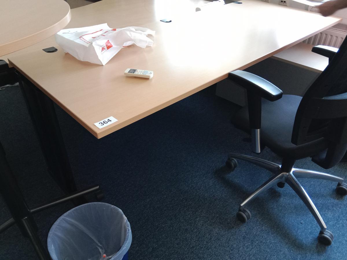 Schreibtisch ca. 200x80 cm?d=2025-06-29 16:16:47