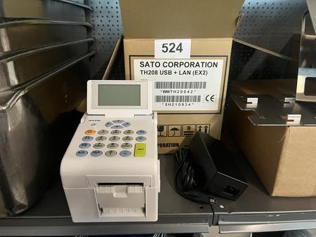 Sato Etikettendrucker Type TH 208 USB /LAN neu inkl. Wandhalterung Sato Etikettendrucker Type TH 208 USB /LAN neu inkl. Wandhalterung