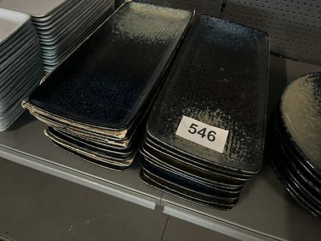 18 Stk. Platten, flach, viereckig, 36.5x16cm 18 Stk. Platten, flach, viereckig, 36.5x16cm