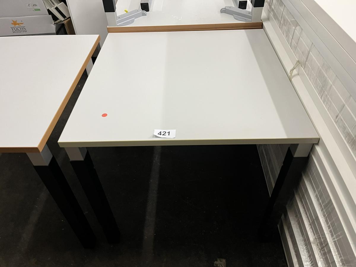 4 Stk. Hali Besprechungstische?d=2025-07-06 09:20:10