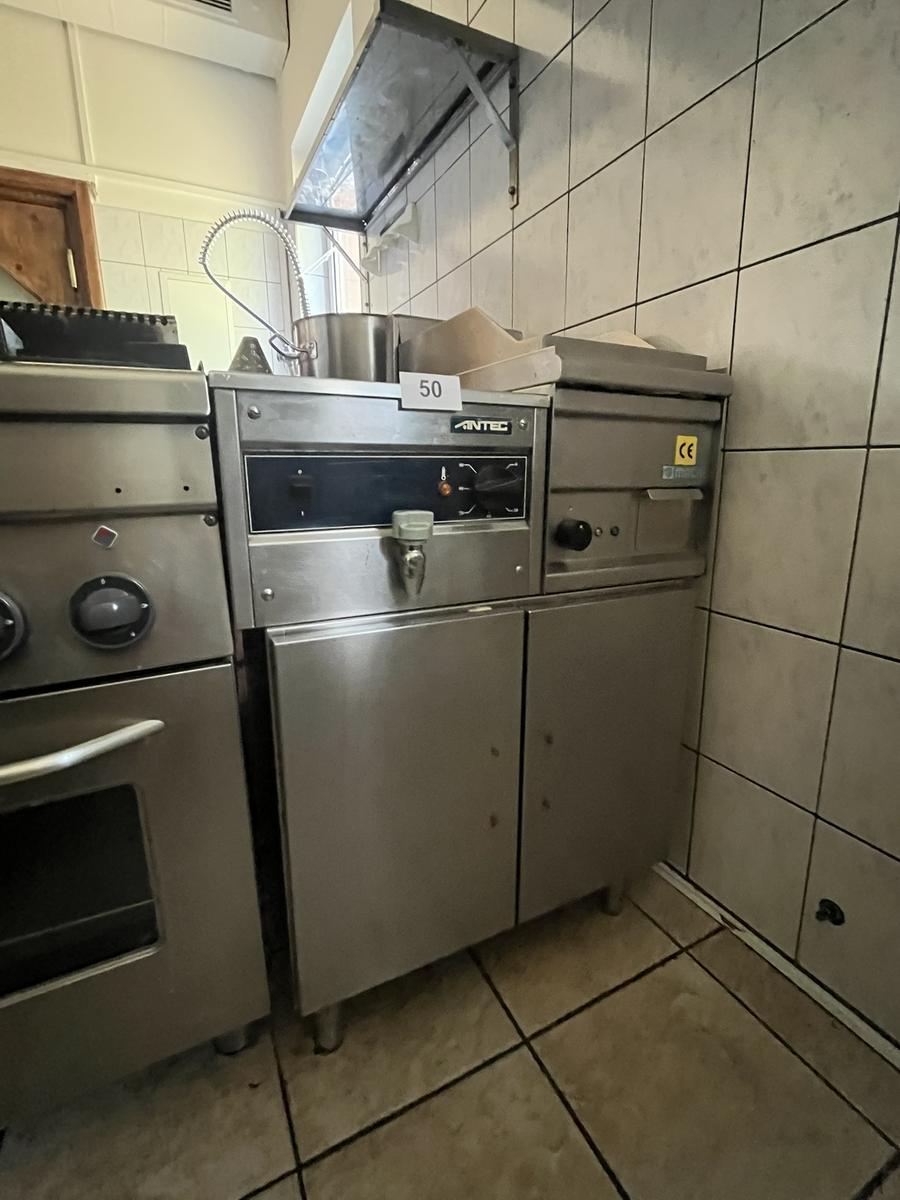 Fritteuse Amitec 230/1 Type PM 1 MACH - 1 Grillplatte 3 kW FTC - Elektro mit Unterbauschrankmodul?d=2025-07-06 09:18:34