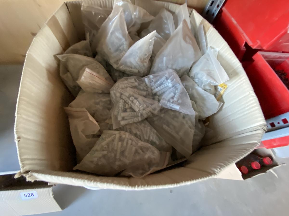 Großposten Dübeln?d=2025-08-11 17:59:36