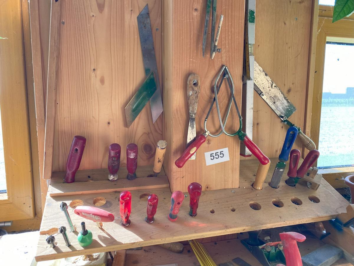 Regalinhalt an Handwerkzeugen?d=2025-08-11 20:01:12