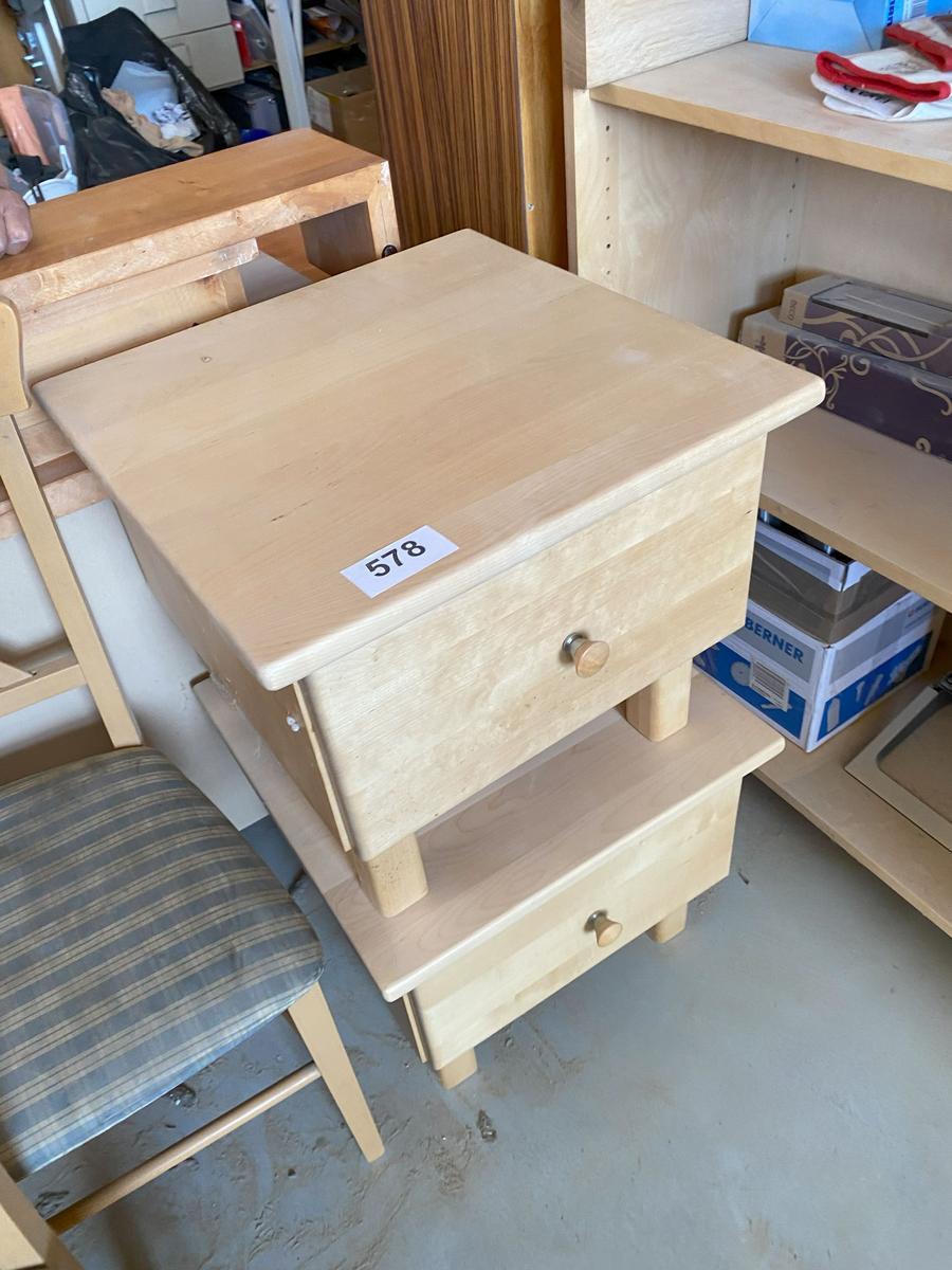 2 Nachtkästchen 48 x 48 x 40 cm?d=2025-08-11 17:59:33