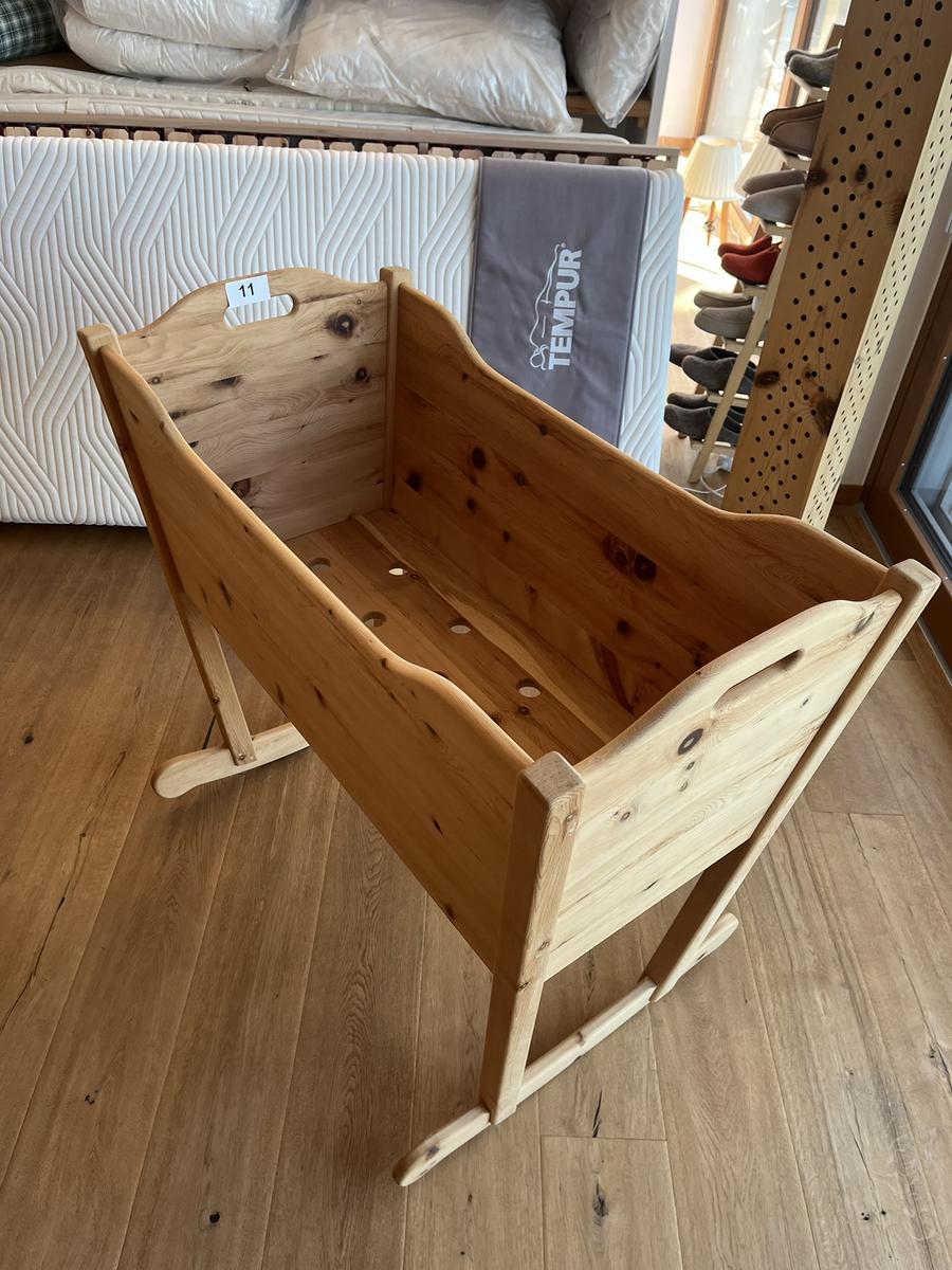 Babywiege aus Zirbenholz 105 x 55 x 94 cm?d=2025-08-11 11:06:06