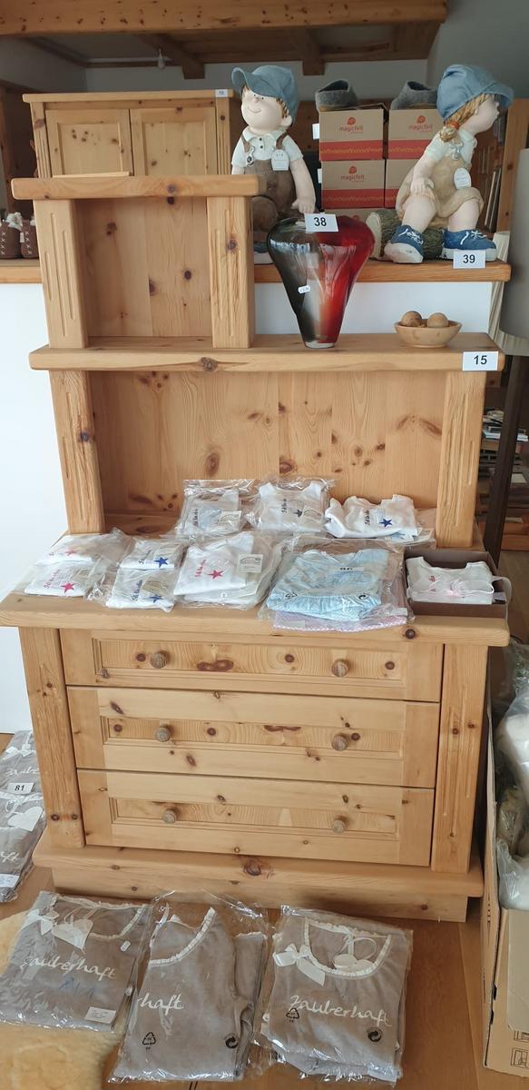 Anrichte in Zirbenholz mit 3 Laden und Aufsatz 100 x 60 x 152 cm?d=2025-08-11 14:47:49