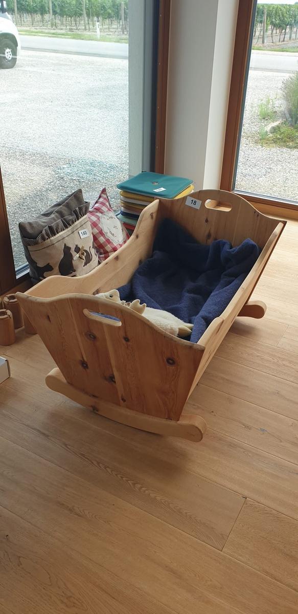 Babywiege in Zirbenholz 105 x 60 x 54 cm?d=2025-08-11 11:06:03